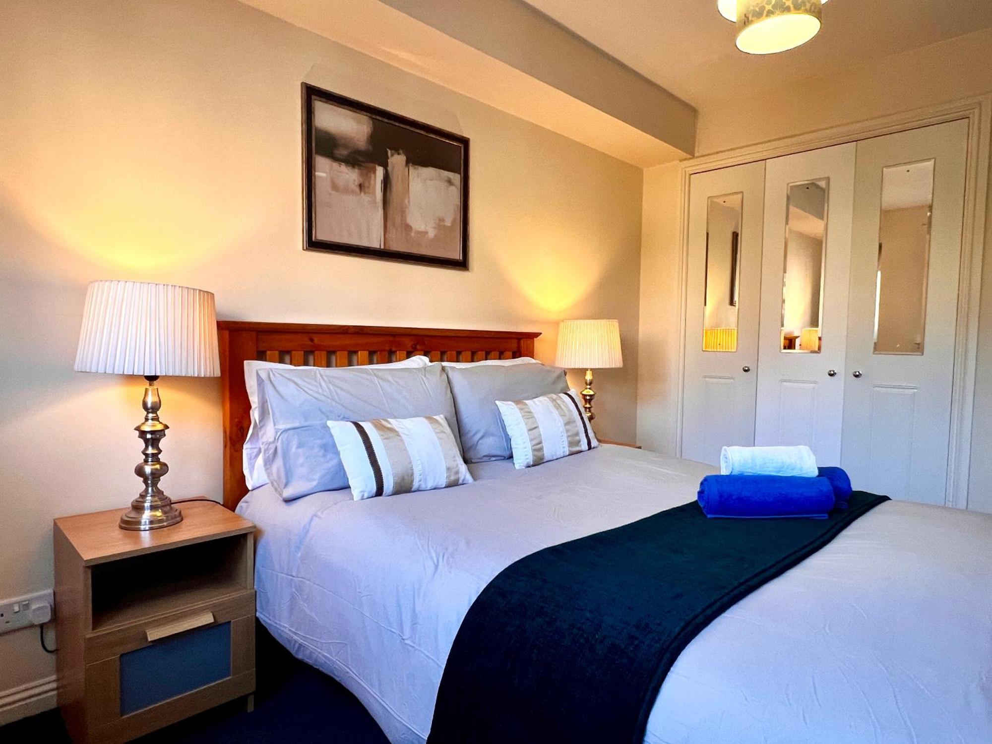 Stylish Modern Flat With Juliet Balcony & Parking Διαμέρισμα Γλασκώβη Εξωτερικό φωτογραφία