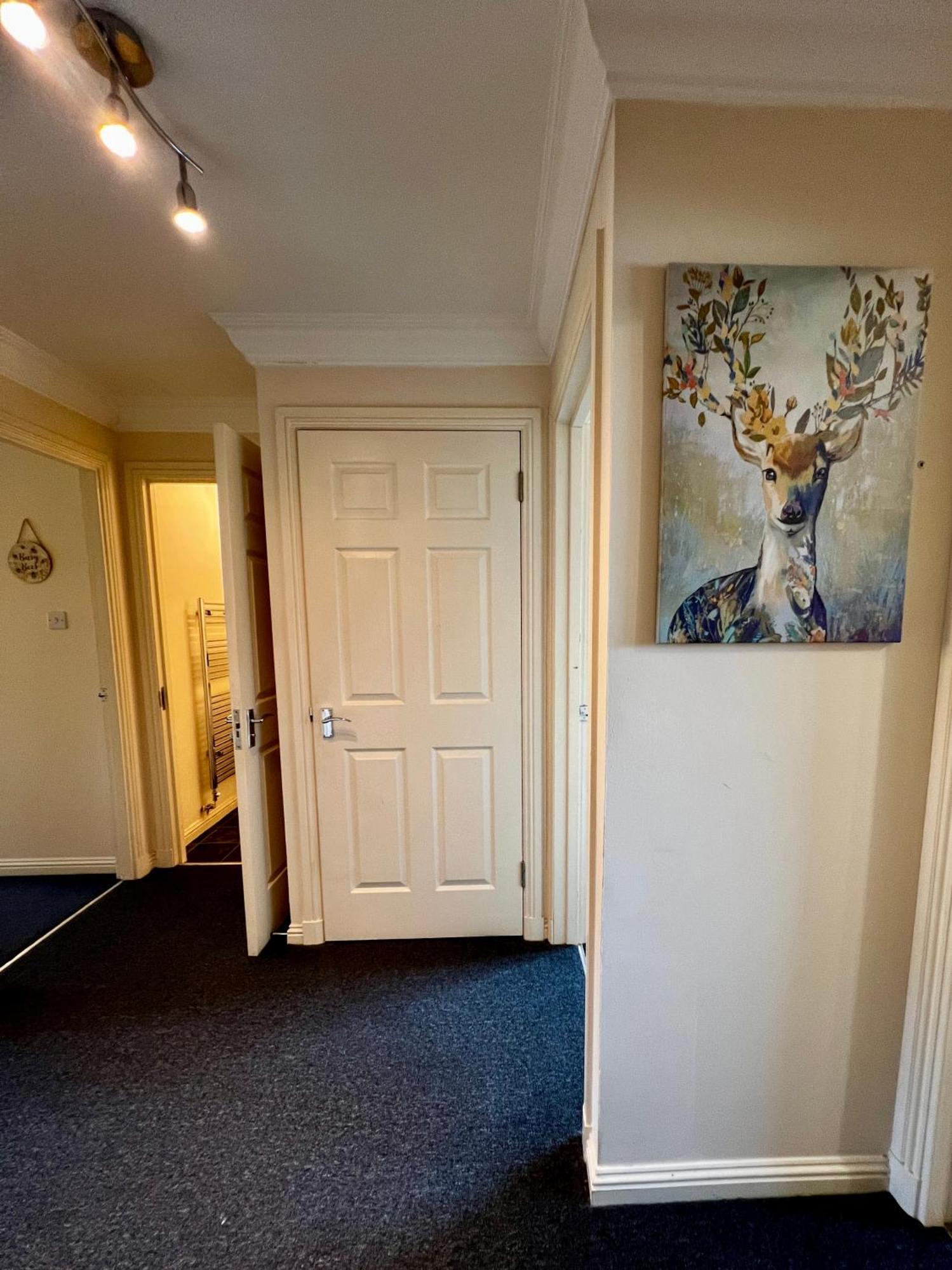 Stylish Modern Flat With Juliet Balcony & Parking Διαμέρισμα Γλασκώβη Εξωτερικό φωτογραφία