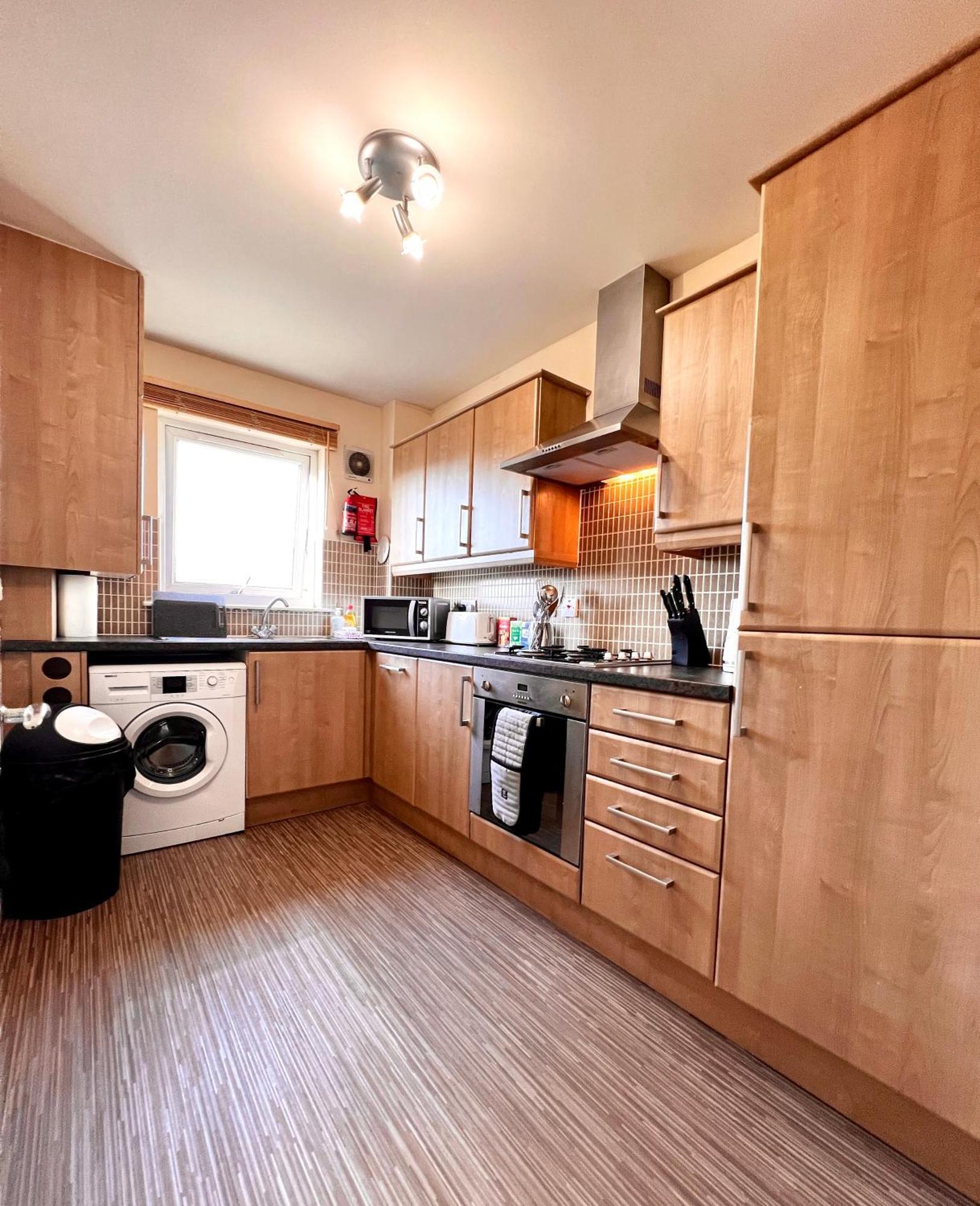 Stylish Modern Flat With Juliet Balcony & Parking Διαμέρισμα Γλασκώβη Εξωτερικό φωτογραφία