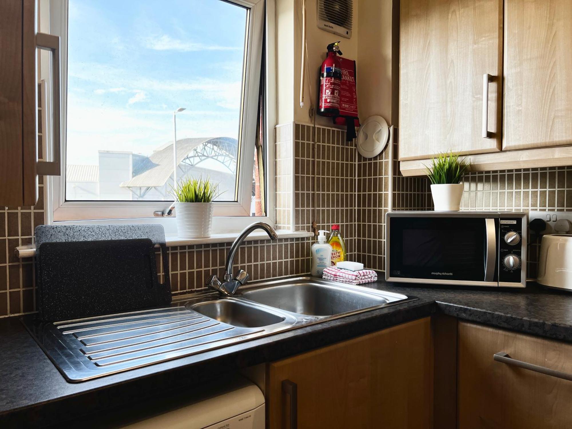 Stylish Modern Flat With Juliet Balcony & Parking Διαμέρισμα Γλασκώβη Εξωτερικό φωτογραφία