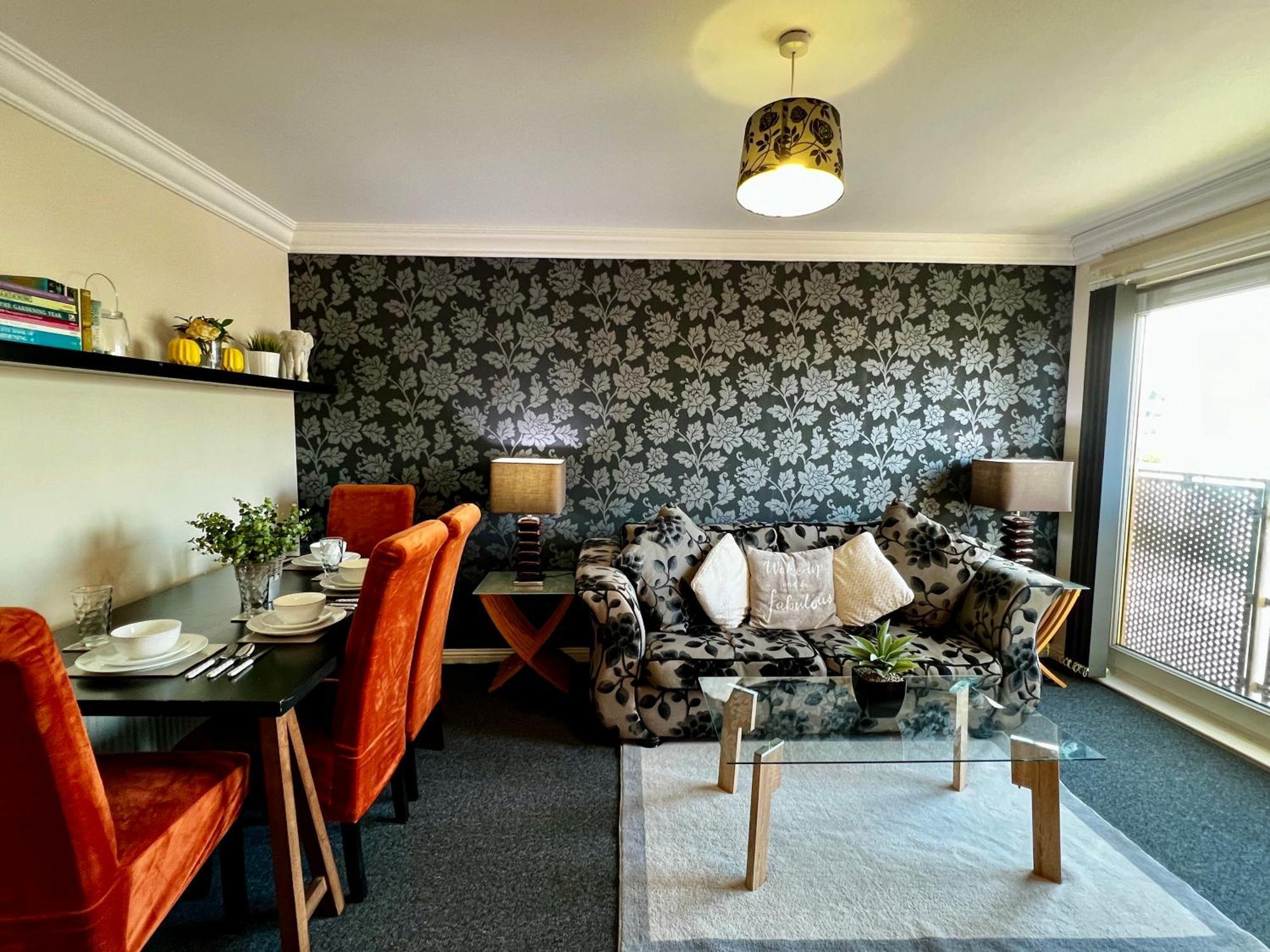Stylish Modern Flat With Juliet Balcony & Parking Διαμέρισμα Γλασκώβη Εξωτερικό φωτογραφία