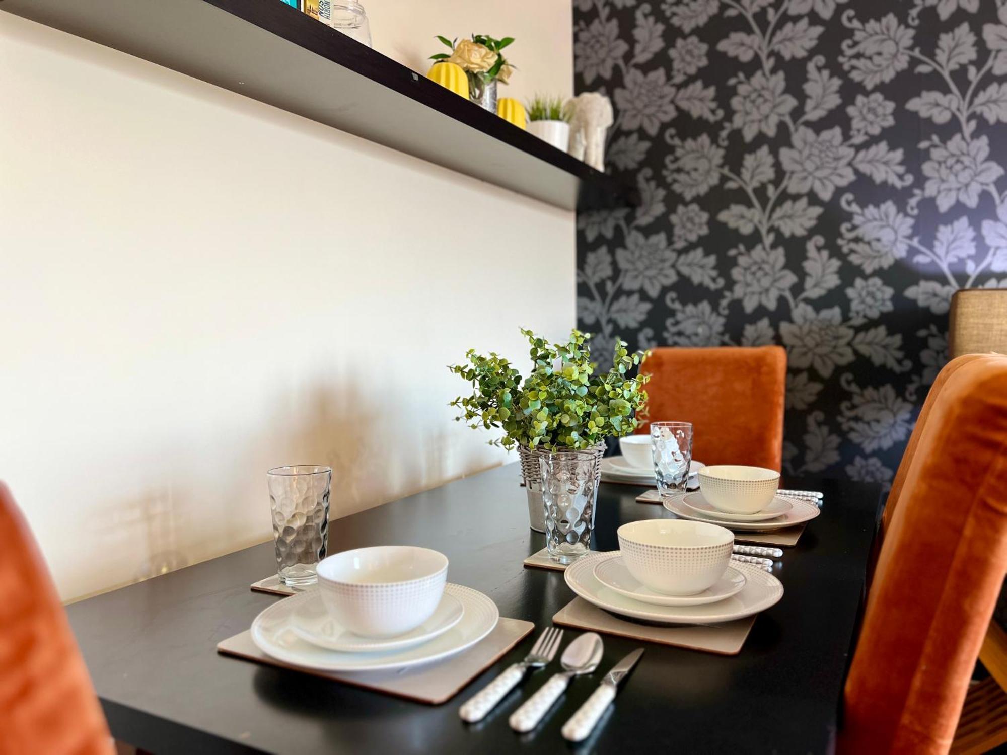 Stylish Modern Flat With Juliet Balcony & Parking Διαμέρισμα Γλασκώβη Εξωτερικό φωτογραφία