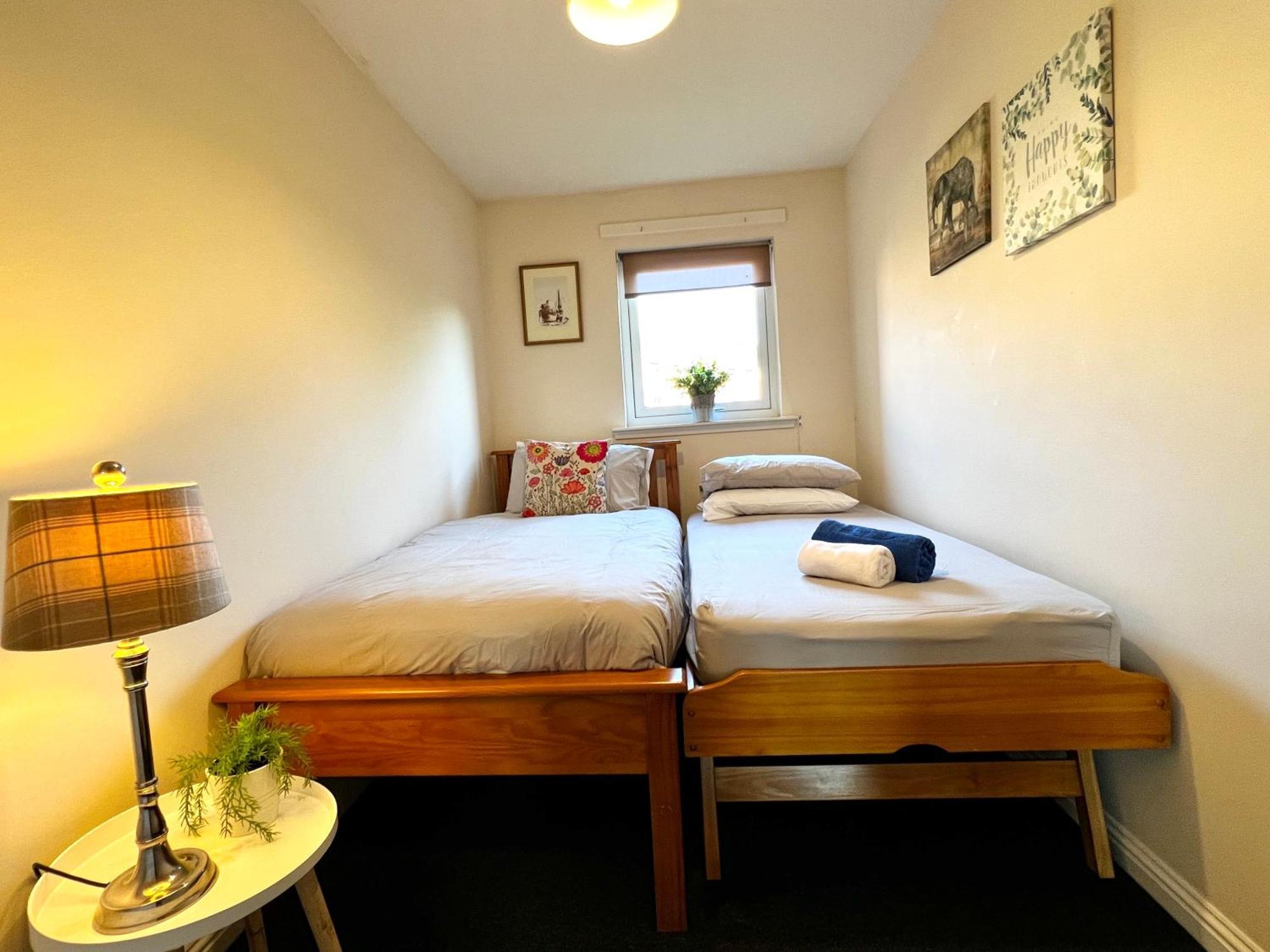 Stylish Modern Flat With Juliet Balcony & Parking Διαμέρισμα Γλασκώβη Εξωτερικό φωτογραφία